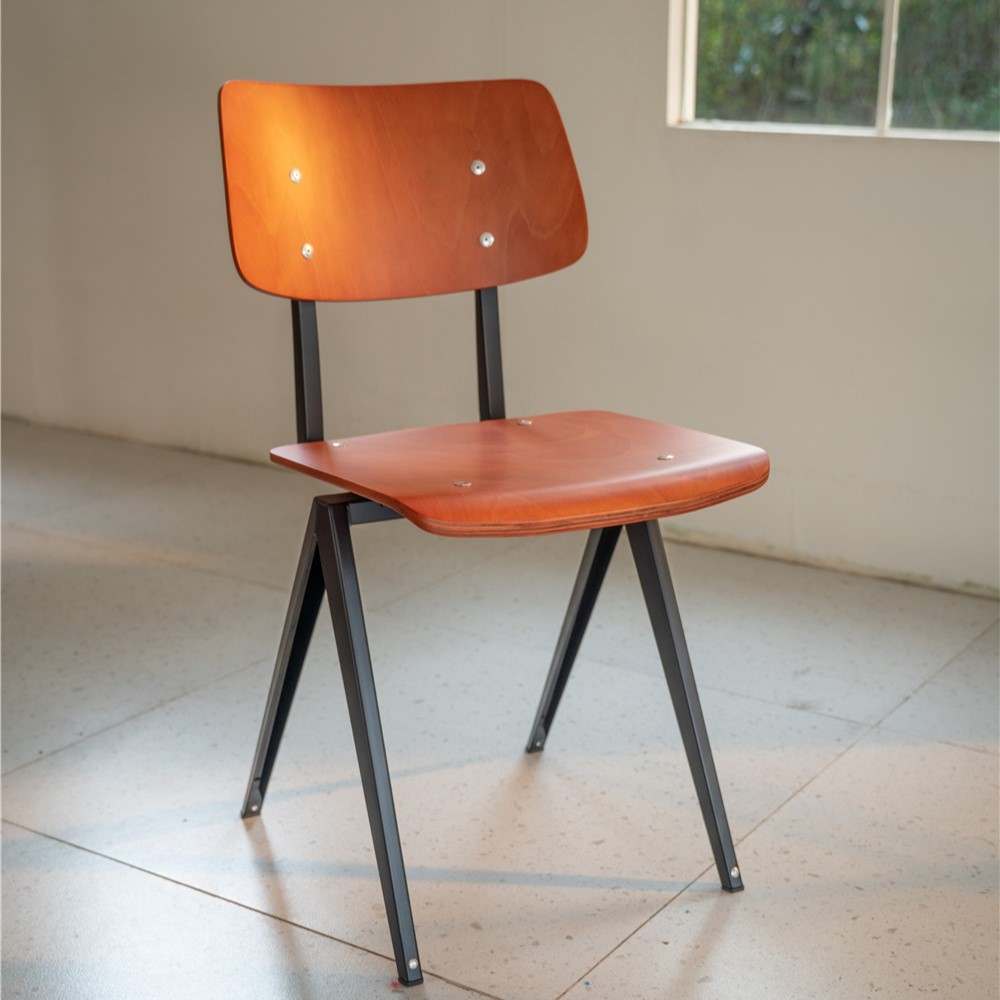 moderni plieninio rėmo valgomojo kėdė